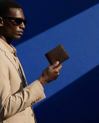 Men’s Italian leather wallet materials and capacity guide