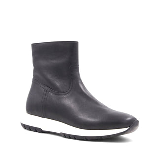 Aquatalia Kit Women’s Shoes Calf-Skin Leather Zip-Up Sneaker (AQW1044)