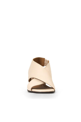 Aquatalia Dovera Leather Pump