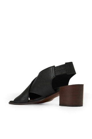 Aquatalia Dovera Leather Pump