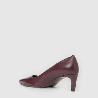 Aquatalia Chloe leather pump in Wine - view 4