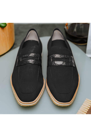 Meo 3 Suede Loafer - Black-Dellamoda