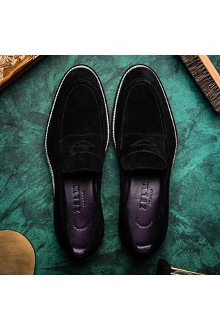 Roma Suede Loafer - Black-Dellamoda