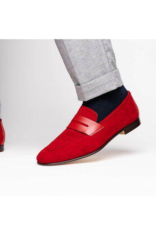 Tippa Suede Loafer - Red-Dellamoda