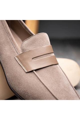 Tippa Suede Loafer - Taupe-Dellamoda