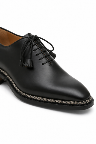 Caporicci Style 1400 Black Norwegian Stitch Oxford, lacing and Norwegian stitch detail