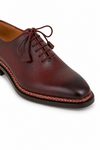 Caporicci Style 1400 Burgundy Norwegian Stitch Oxford, lacing and Norwegian stitch detail
